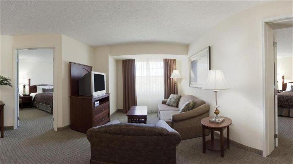 Staybridge Suites Tampa East- Brandon By Ihg Mango Екстериор снимка