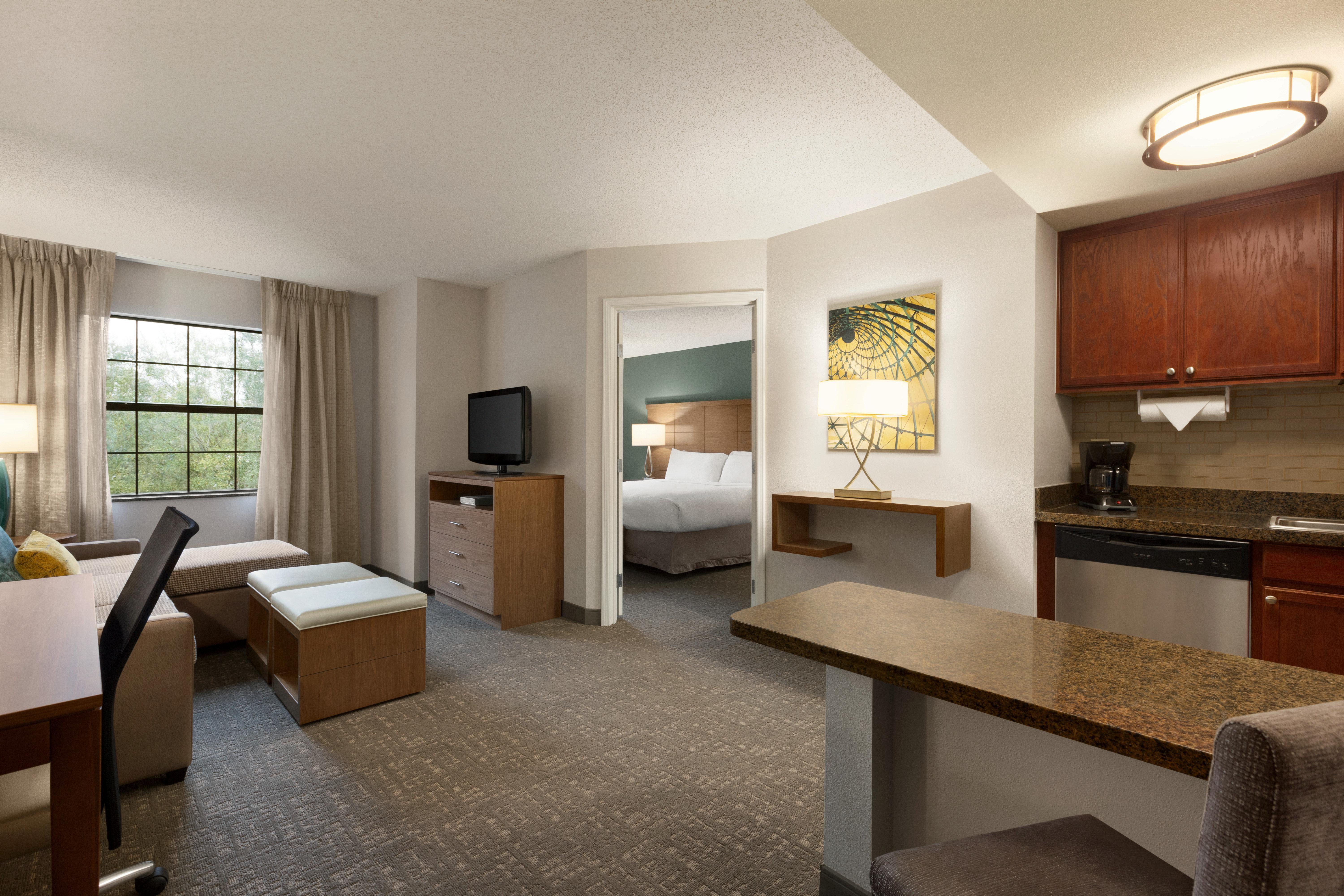 Staybridge Suites Tampa East- Brandon By Ihg Mango Екстериор снимка