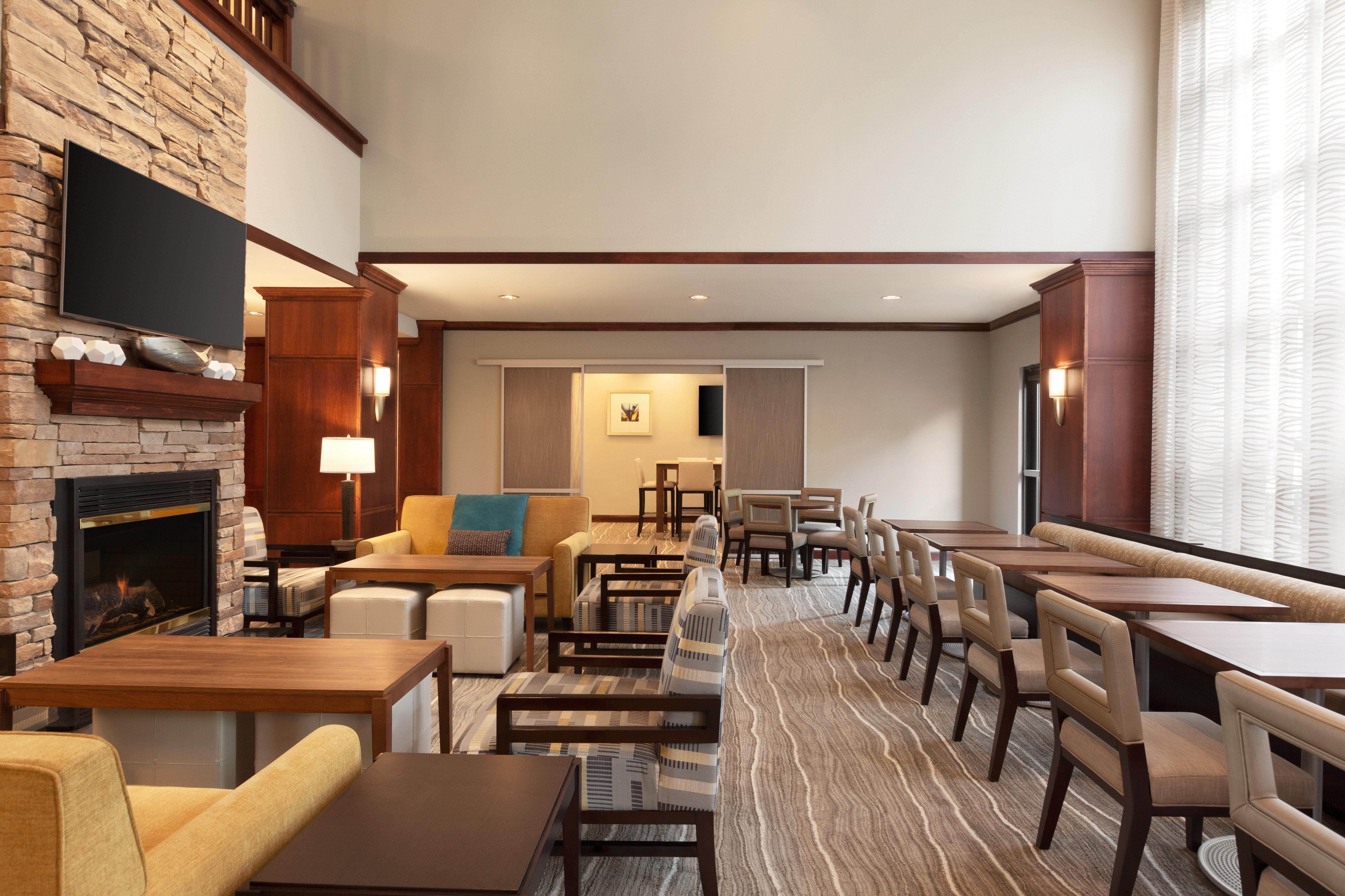 Staybridge Suites Tampa East- Brandon By Ihg Mango Екстериор снимка