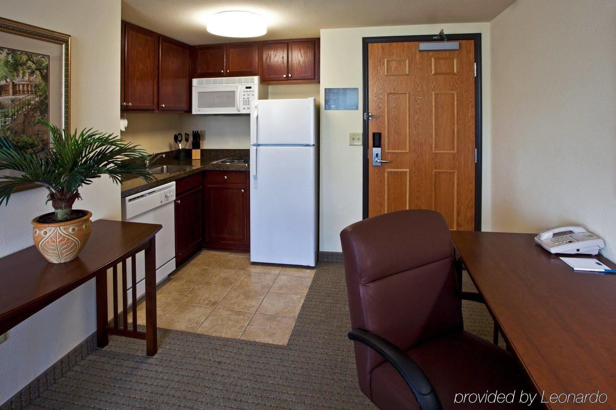 Staybridge Suites Tampa East- Brandon By Ihg Mango Стая снимка