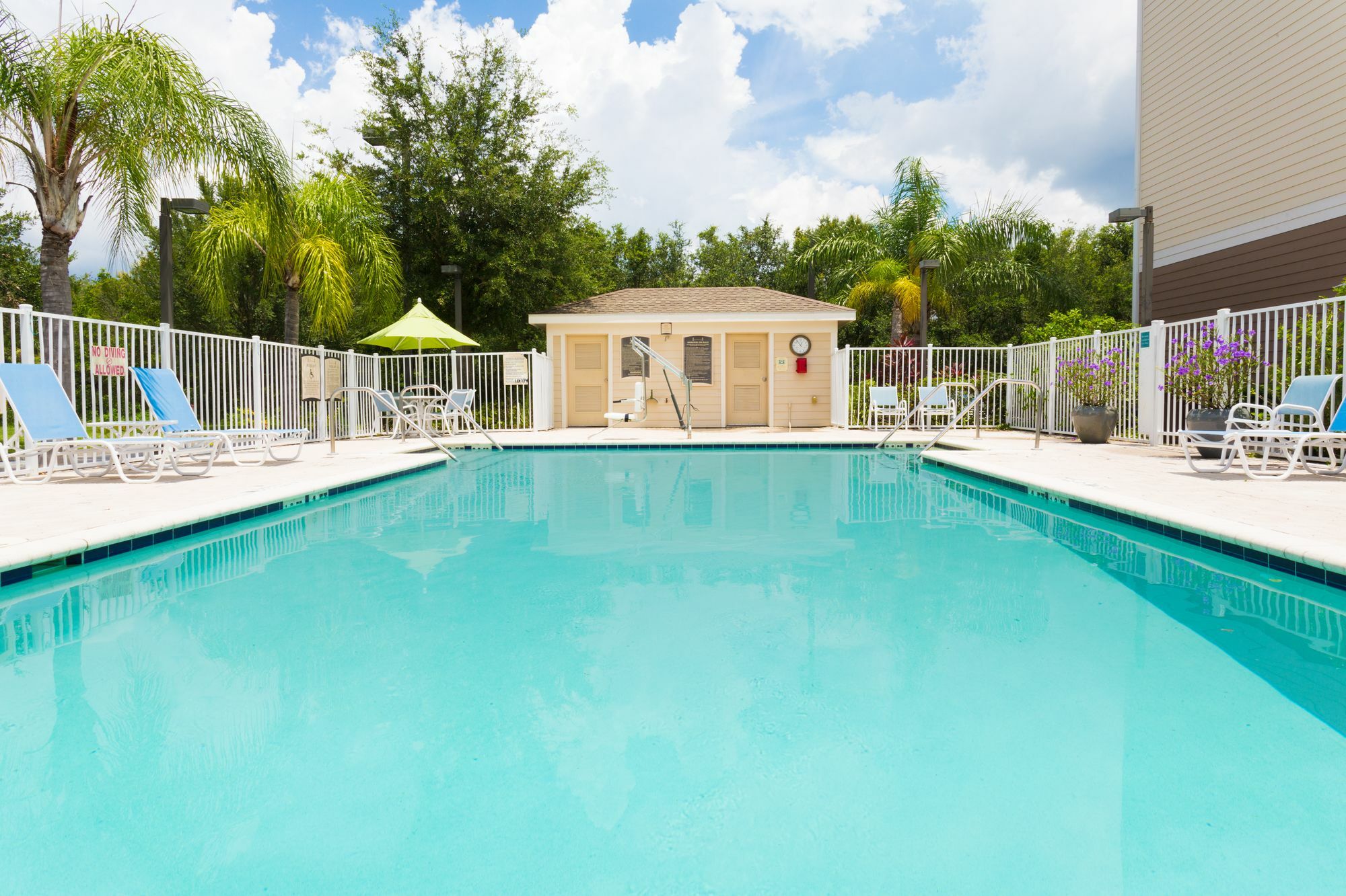 Staybridge Suites Tampa East- Brandon By Ihg Mango Екстериор снимка