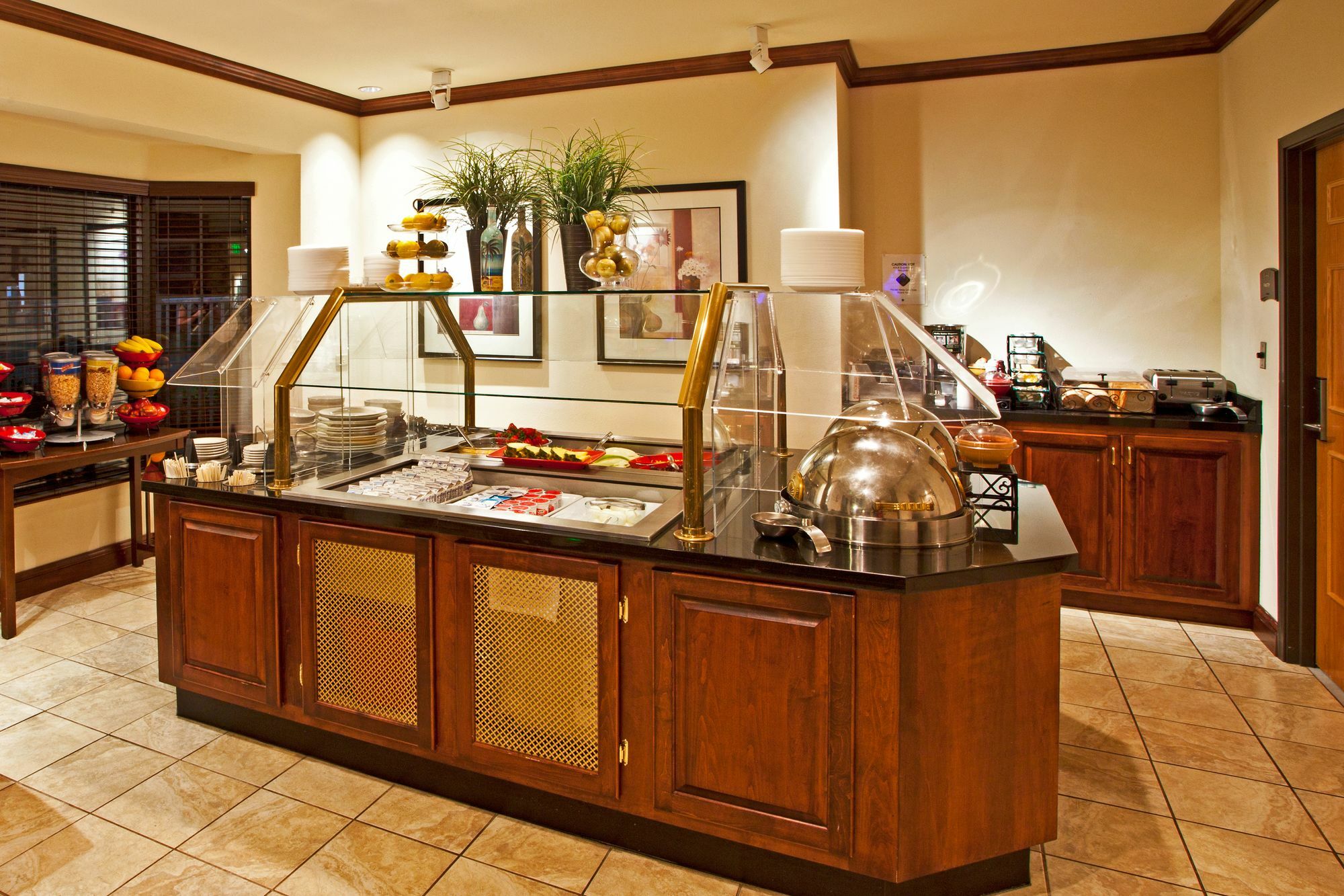 Staybridge Suites Tampa East- Brandon By Ihg Mango Екстериор снимка